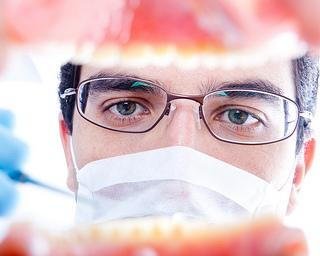 What are dental implants?